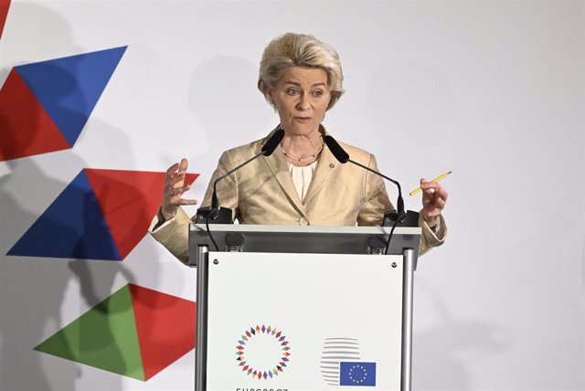 Von der Leyen reconnaît avoir pris « vraiment » menaces nucléaires de la Russie, mais refuse de se plier à « chantage »
