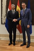 Pedro Sánchez signe un accord sur le tourisme avec le président du Paraguay et promeut les relations commerciales