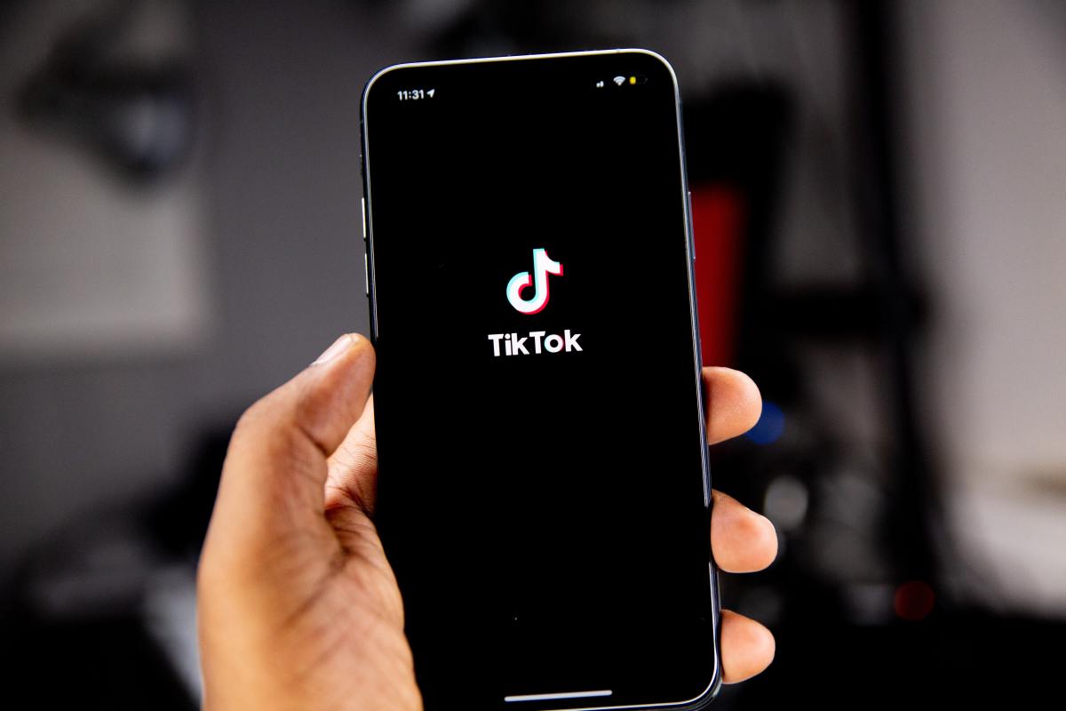 La Commission renforce la cybersécurité et suspend l&rsquo;utilisation de TikTok sur ses appareils d&rsquo;entreprise