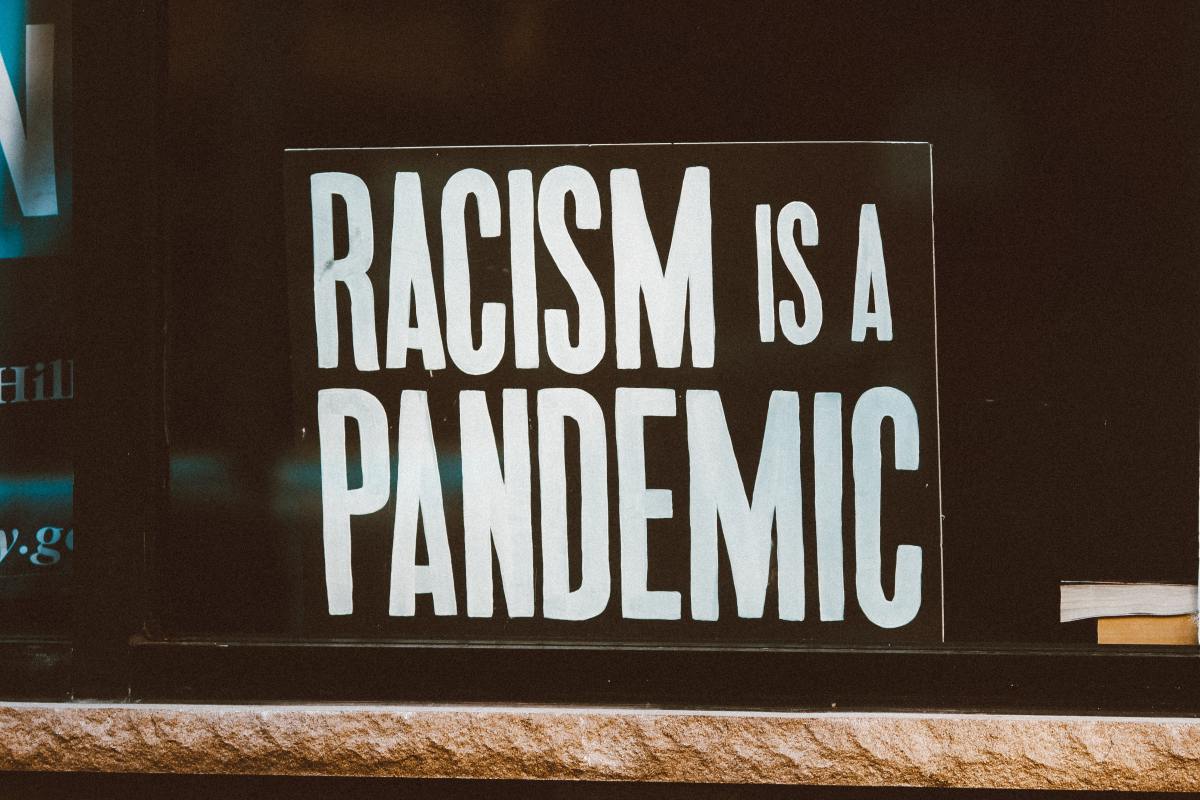 Comment nous luttons contre le racisme systémique en milieu de travail