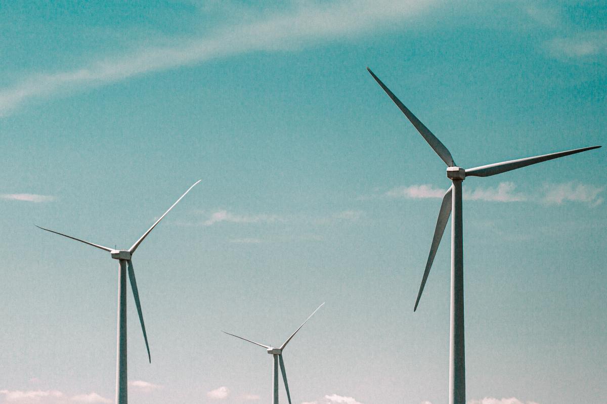 L’UE dévoile ses plans pour accélérer sa transition vers l’énergie verte : voici ce que vous devez savoir sur la transition énergétique mondiale cette semaine
