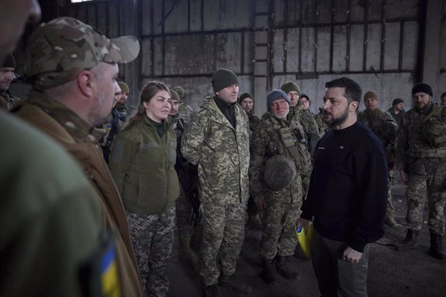 Zelensky avertit les dirigeants de l’UE que le report de l’aide militaire, de nouvelles sanctions et l’adhésion prolongent la guerre