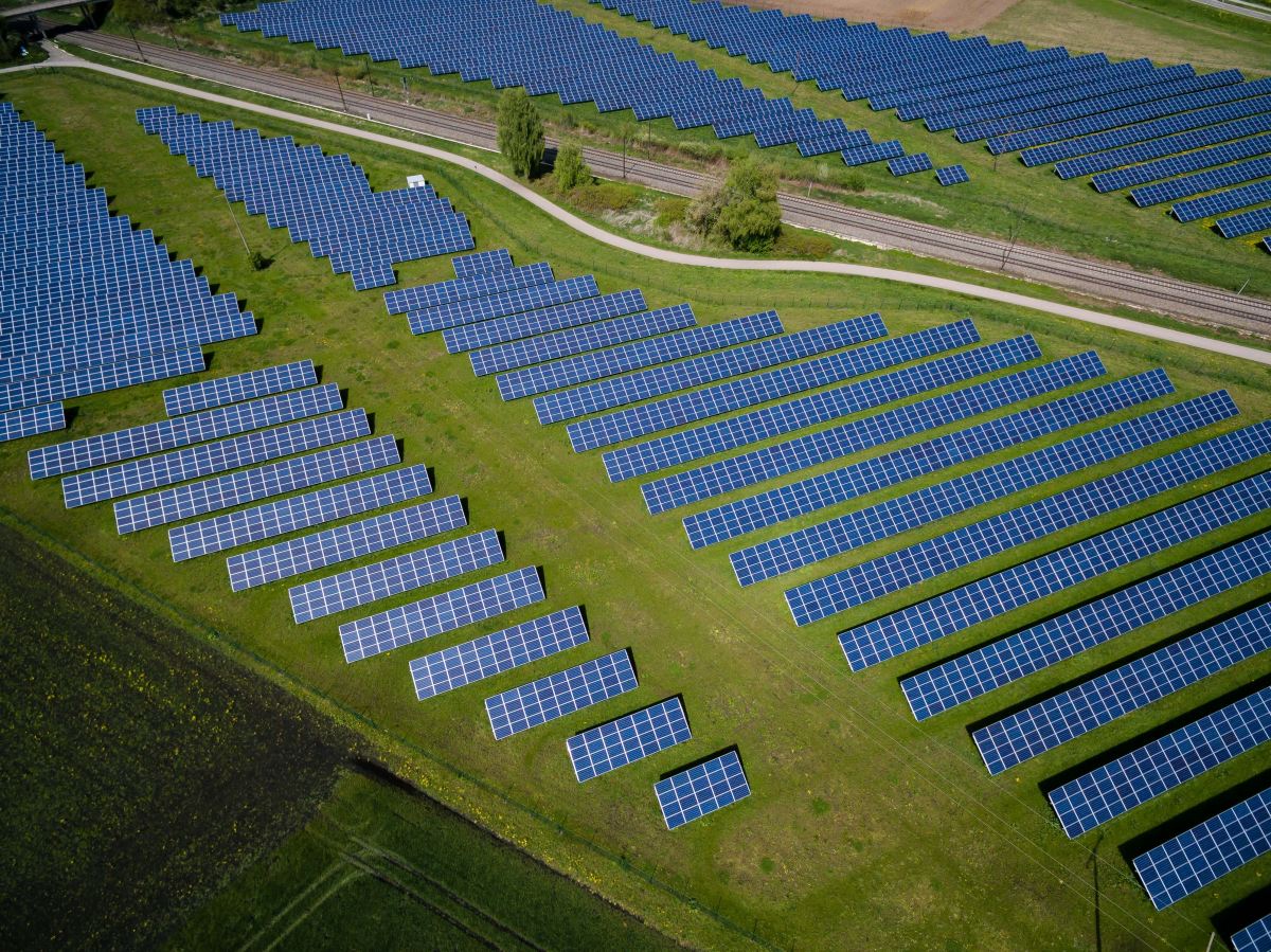 L’UE parvient à un accord sur l’augmentation de la part des énergies renouvelables, la flambée des prix du pétrole et les autres histoires énergétiques que vous devez lire cette semaine