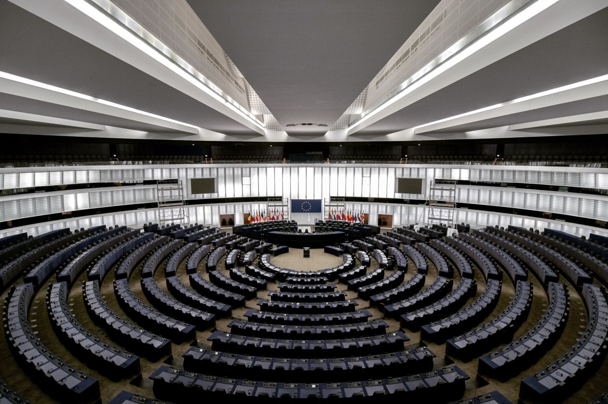 Les députés appellent à une stratégie coordonnée de l&rsquo;UE contre les ingérences étrangères