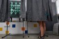 Les Affaires étrangères acquièrent 205 isoloirs pour les consulats pour 41 000 euros avant le rendez-vous aux urnes