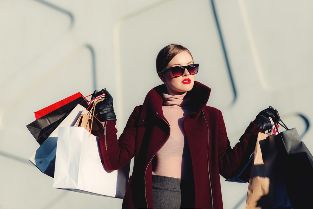 Les matériaux recyclés pourraient aider à résoudre de nombreux problèmes environnementaux de la mode rapide.  Voici comment