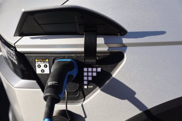 L’Union européenne compte déjà 500 000 bornes de recharge installées, selon l’EAFO