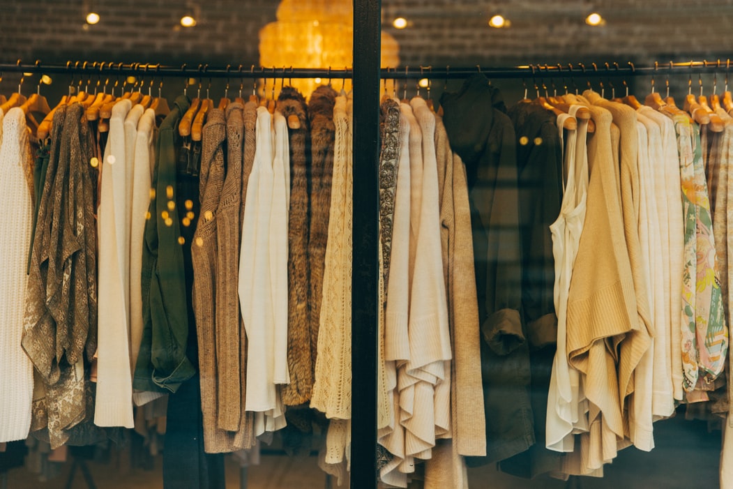 Antitrust: la Commission envoie une communication des griefs à Pierre Cardin et à son licencié Ahlers concernant les pratiques de distribution et d’octroi de licences pour les vêtements