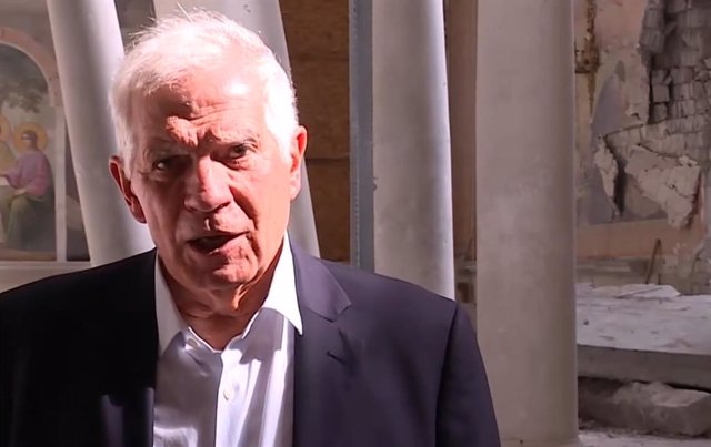 Borrell entame une visite surprise en Ukraine à la cathédrale de la Transfiguration d’Odessa
