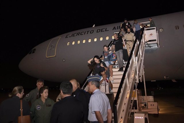 Le deuxième avion avec 220 personnes évacuées d’Israël atterrit à Madrid