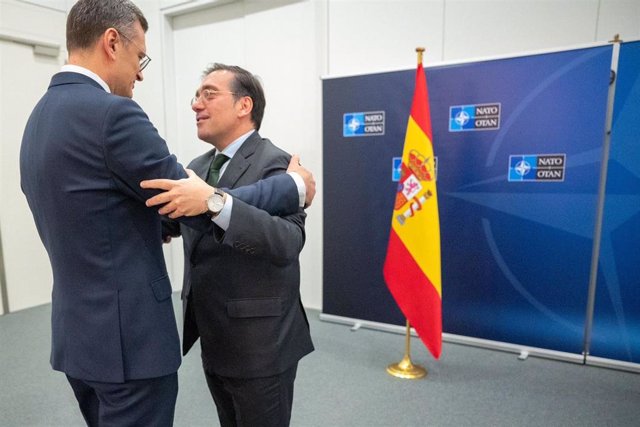 Albares transmet à Kuleba le soutien de l’Espagne à l’ouverture des négociations d’adhésion de l’Ukraine à l’UE