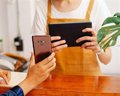 L’emploi double le financement de l’aide du fonds technologique aux PME commerciales