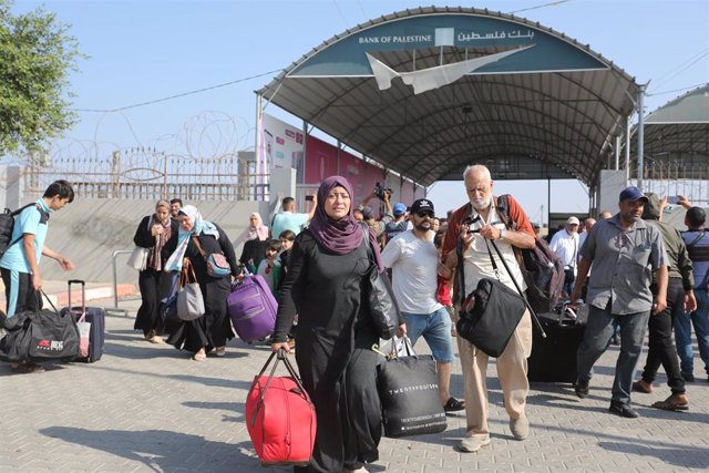 Les Affaires étrangères confirment l’évacuation d’un Espagnol de Gaza par le terminal de Rafá