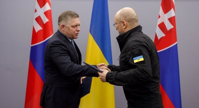 La Slovaquie promet à l’Ukraine qu’elle ne bloquera pas l’accès à son marché de l’armement ni l’acheminement des fonds européens