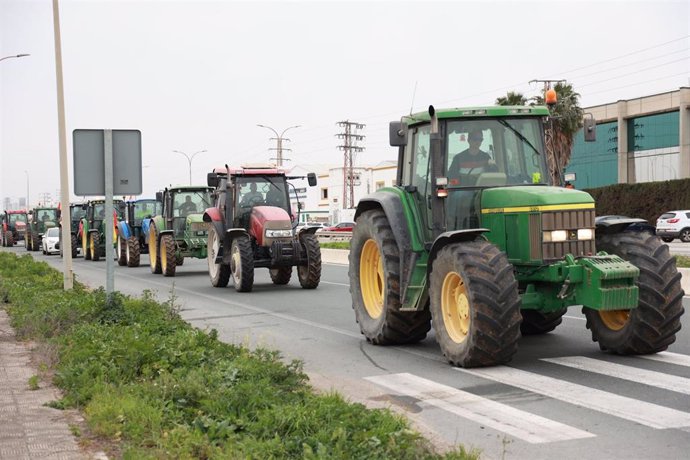 Levée des coupures de circulation sur le tronçon Las Cabezas (Séville) de l’AP-4 et à El Saucejo à cause des tracteurs routiers