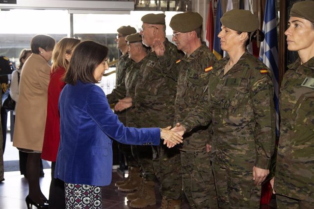 Robles assure que l’Espagne « ne bloque ni ne s’oppose » à l’opération de l’UE en mer Rouge, mais n’y participera pas
