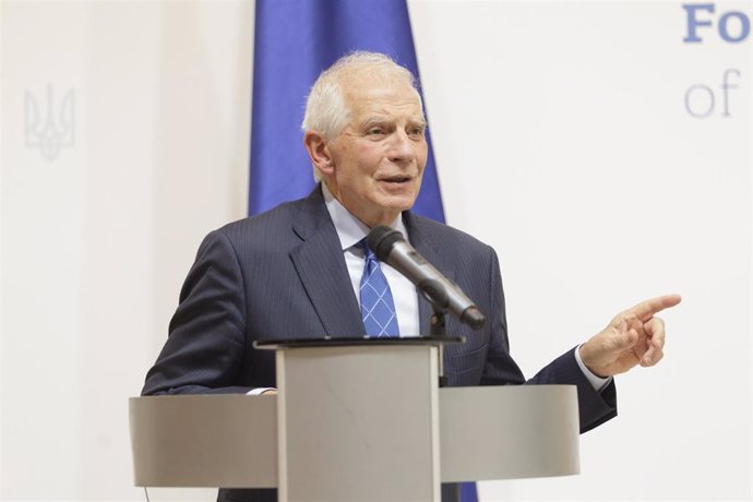 Borrell assure à Kuleba que l'UE le fera « de plus en plus vite » soutenir militairement l'Ukraine