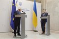 Borrell et le ministre ukrainien des Affaires étrangères discutent des efforts de l'UE pour envoyer des missiles Patriot en Ukraine