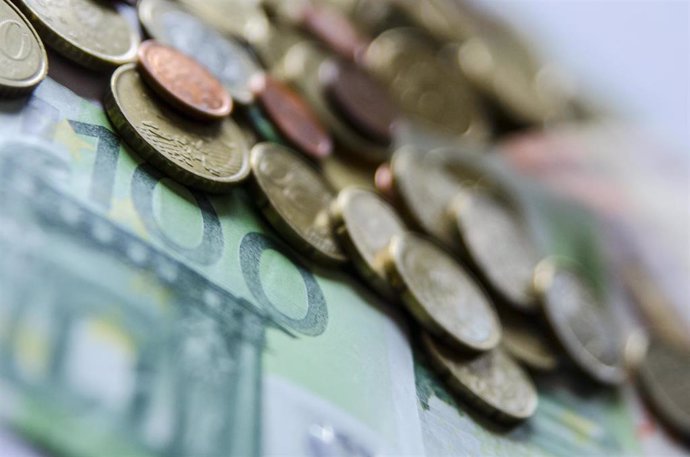 La CJUE précise que le délai de prescription d'une clause abusive commence à courir lorsque la sentence est définitive