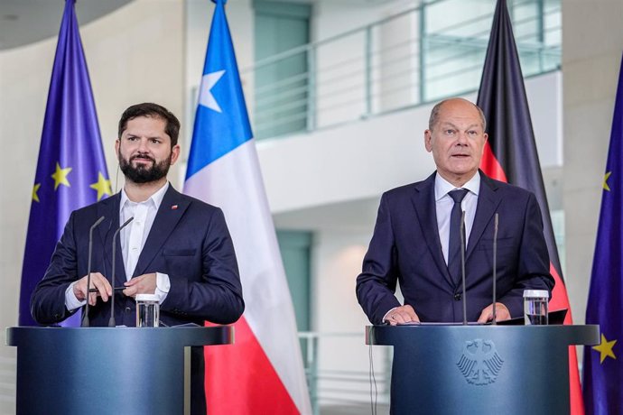 Boric exprime son inquiétude face à « l'avancée des forces qui remettent en question » la démocratie lors des élections européennes