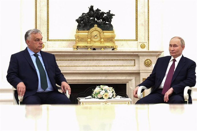 Orbán explique dans une lettre à l'UE qu'il s'est rendu à Moscou motivé par les effets économiques négatifs de la guerre.