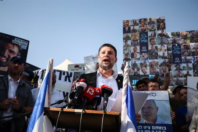 Smotrich accuse Borrell de « prendre position » de la « terroristes » du Hamas