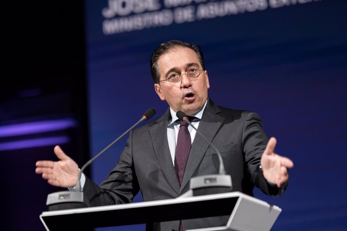 Albares rencontre ce lundi le commissaire chargé de la gestion des crises pour parler de DANA et annule la rencontre avec Metsola