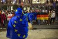 Des milliers de citoyens manifestent en Géorgie devant le parlement en faveur de l'Union européenne