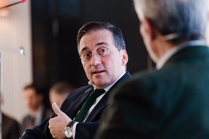 Albares défend une négociation sur l'Ukraine avec le présent et rejette que l'invasion a « prix »