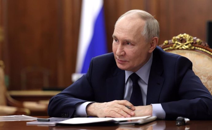 L'UE lance la pression contre Poutine avec plus de sanctions contre la flotte fantôme et les importations en aluminium