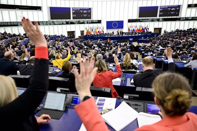 L'Eurocamara embrasse le plan Rearme de l'UE avec le rejet des partenaires de Vox et Sánchez