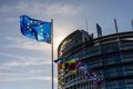 Les Espagnols voient plus important que l'UE se concentre sur l'éducation, par rapport aux Européens qui demandent à renforcer la défense