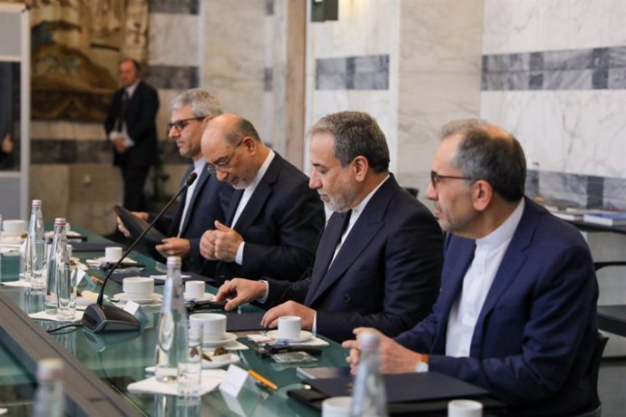 L'UE dit qu'elle analyse les sanctions imposées par les États-Unis à l'Iran et réitère son engagement envers le parcours diplomatique