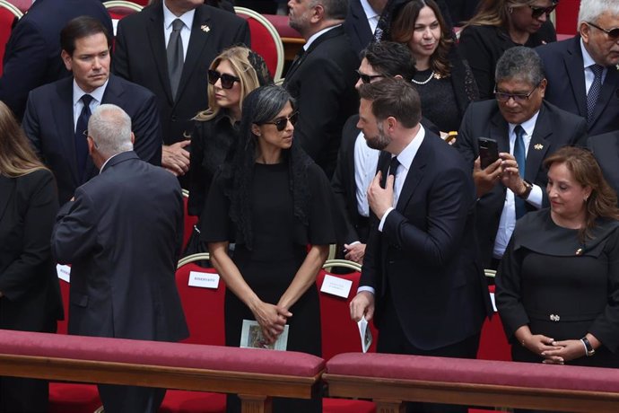 Von der Leyen et Vance se rencontrent à Rome pour traiter les relations bilatérales avec Meloni en tant qu'hôte
