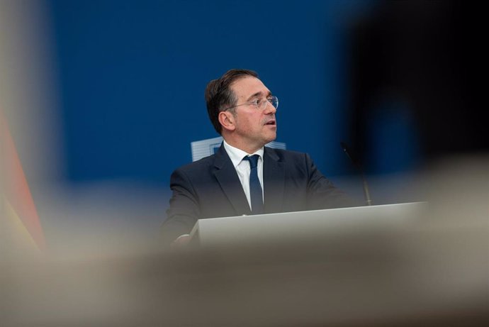 Albares parle avec son homologue iranien pour défendre la paix avec Israël et la sécurité de la colonie espagnole