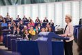 Von der Leyen doit subir un mouvement de censure pour ses messages avec Pfizer après avoir demandé 72 Eurodiputados