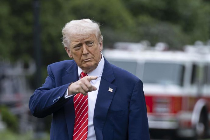 Trump dit qu'il enverra « dans quelques jours » une lettre à l'UE en fixant le tarif sur ses importations