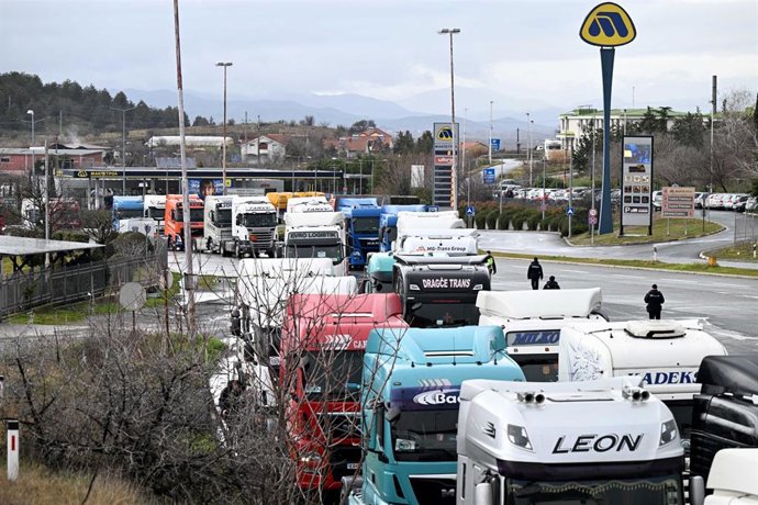 Des camionneurs de Serbie, de Bosnie, de Macédoine du Nord et du Monténégro bloquent les postes frontières avec l'UE
