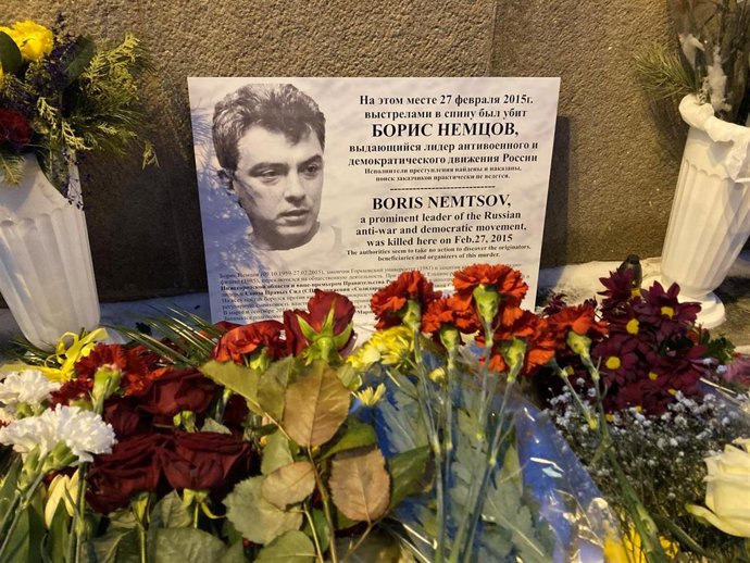 L'UE dénonce des années de répression en Russie à l'occasion du onzième anniversaire de l'assassinat de l'opposant Nemtsov