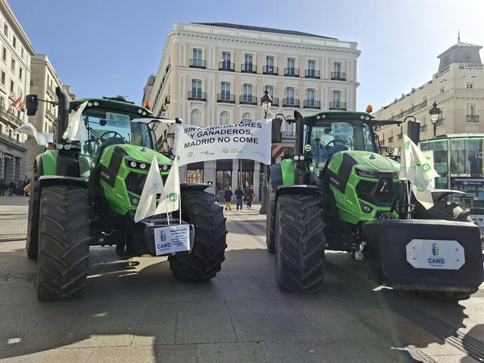 Les agriculteurs et éleveurs madrilènes se rassemblent à Sol pour protester contre l'accord commercial UE-Mercosur