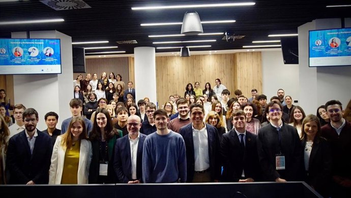 Plus de 60 étudiants de 13 instituts de la Communauté participent aux IIIes Olympiades sur l'Union européenne à l'URJC