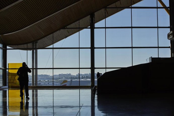 Facua rappelle que les compagnies aériennes de l'UE doivent payer un hôtel si elles annulent des vols en raison du conflit à l'Est