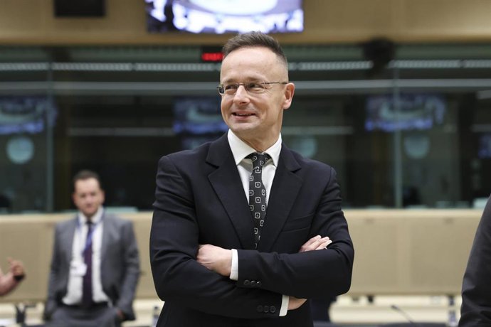 Kallas s'entretiendra avec le ministre hongrois des Affaires étrangères au sujet de ses prétendues fuites d'informations vers la Russie