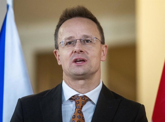 La Hongrie décrit l'envoi d'une mission de l'UE pour évaluer le statut de Drouzhba comme un « théâtre politique »