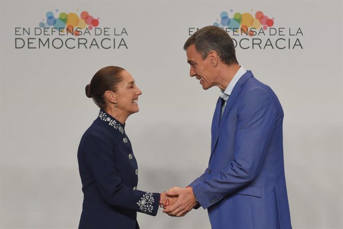 Albares remet personnellement à Sheinbaum l'invitation à assister au Sommet ibéro-américain de Madrid