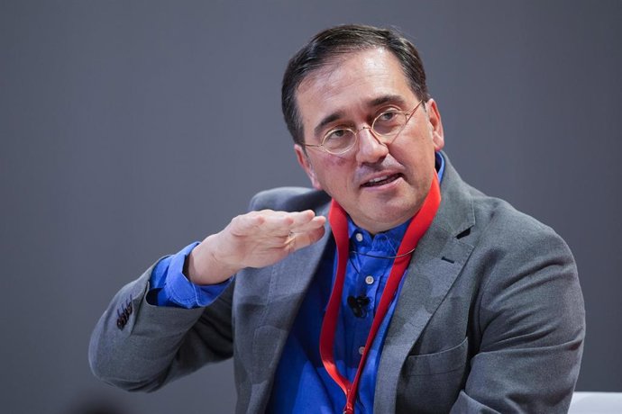 Albares transmet à son homologue égyptien sa condamnation pour les chants « racistes » lors du match espagnol