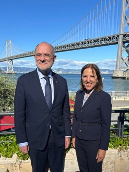 Duch rencontre le lieutenant-gouverneur de Californie (États-Unis) pour renforcer les accords