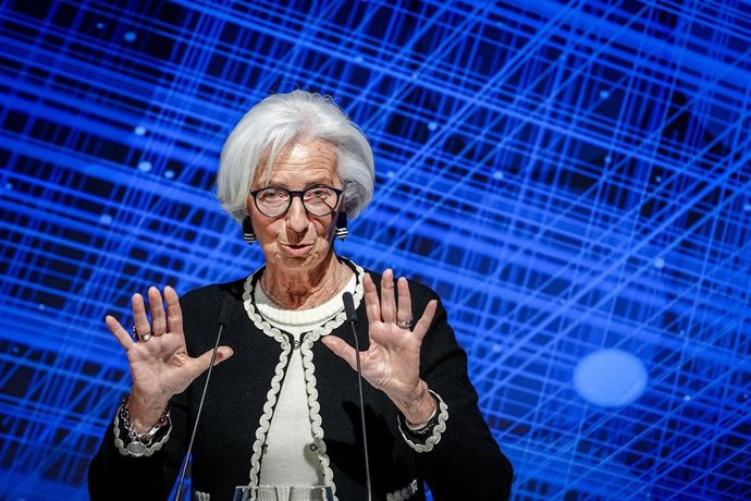 Lagarde (BCE) considère l'émission d'euro-obligations comme un moyen de stimuler les investissements dans l'Union européenne