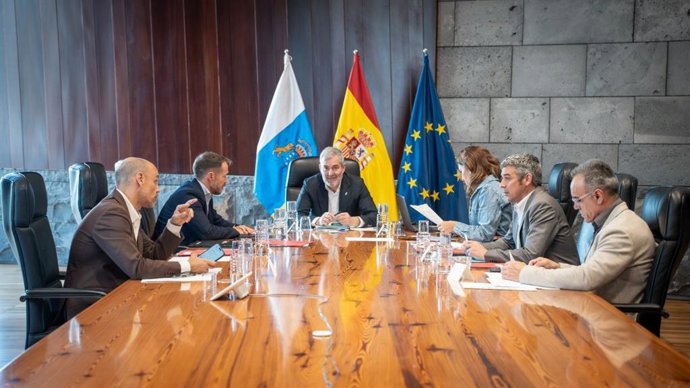 Les îles Canaries approuvent un plan budgétaire prudent jusqu'en 2029 face à l'incertitude de l'État