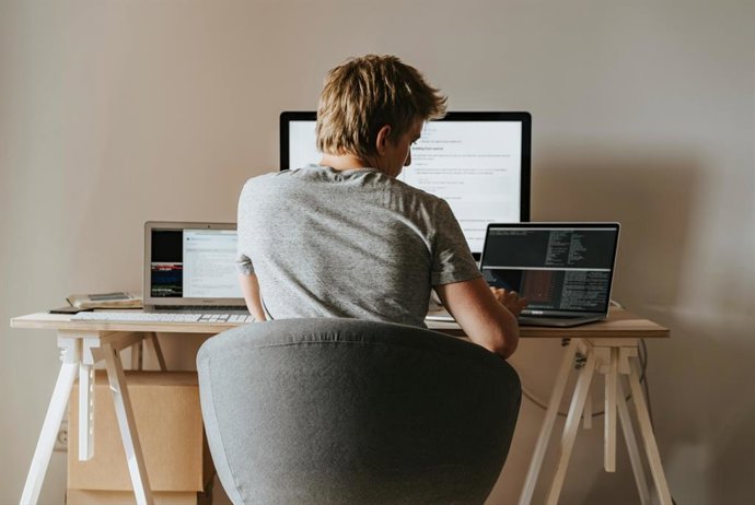 Les syndicats européens réclament une loi européenne sur le télétravail après que Bruxelles ait demandé de travailler davantage à domicile pour économiser l'énergie